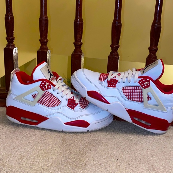 Jordan. 4 Retro Alternate 89